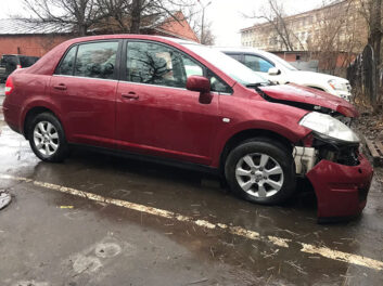 Nissan Tiida 2011, 1.6 Автомат